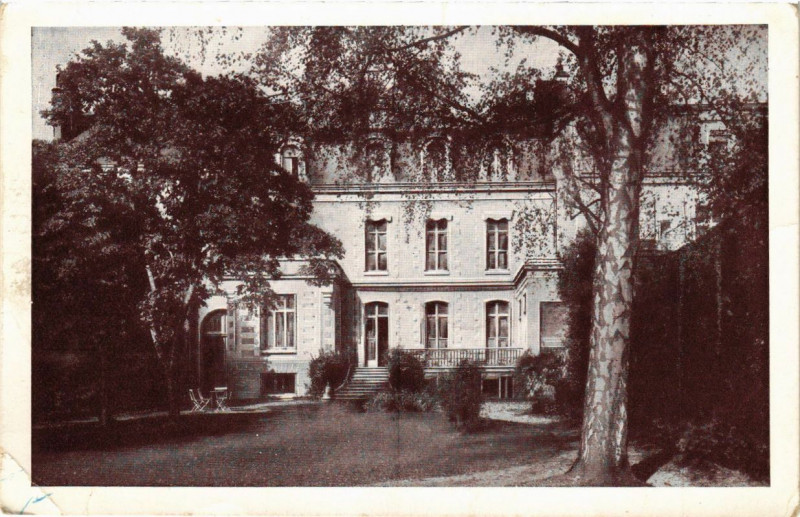 Carte postale ancienne Tours Foyer Medical et Pharmaoeutique à Tours