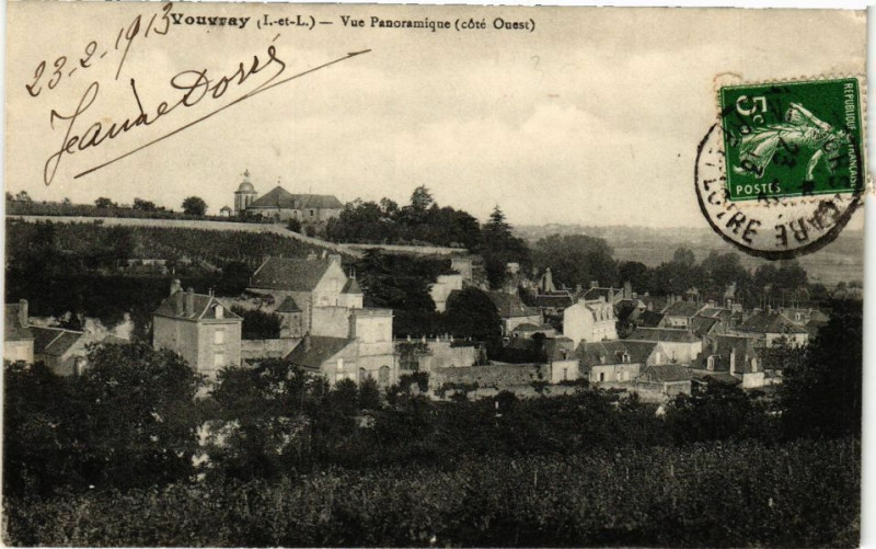 Carte postale ancienne Vouvray-Vue panoramique à Vouvray