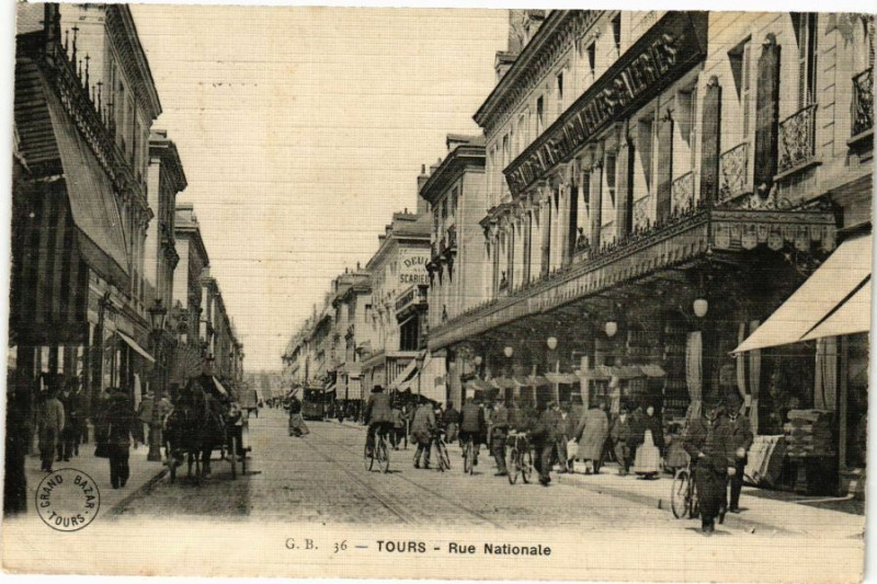 Carte postale ancienne Tours-Rue Nationale à Tours