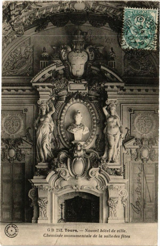 Carte postale ancienne Tours-Nouvel hotel de ville-Cheminée monumentale de la salle à Tours