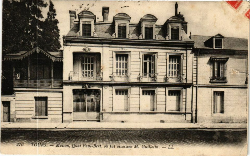 Carte postale ancienne Tours-Maison Quai Paul-Bert ou fut assassiné M.Guillotin à Tours