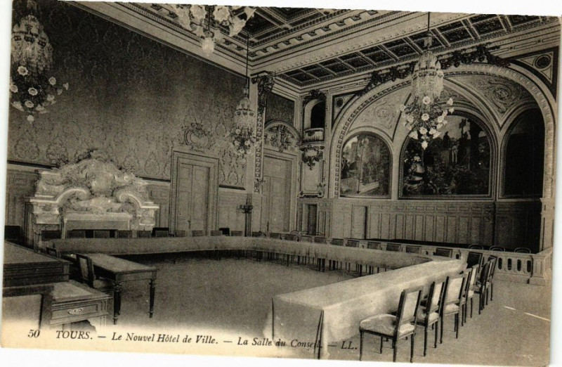 Carte postale ancienne Tours-Le Nouvel Hotel de Ville-La Salle du Conseil à Tours