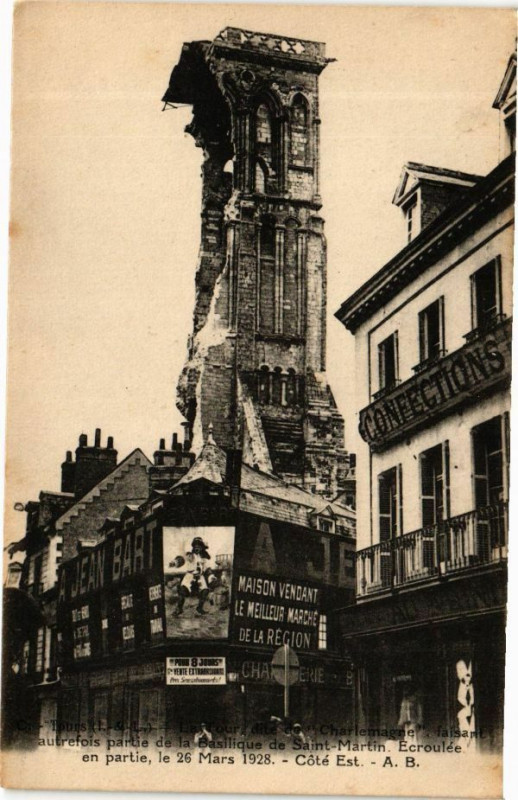 Carte postale ancienne Tours-La Tour dite de Charlemagne à Tours