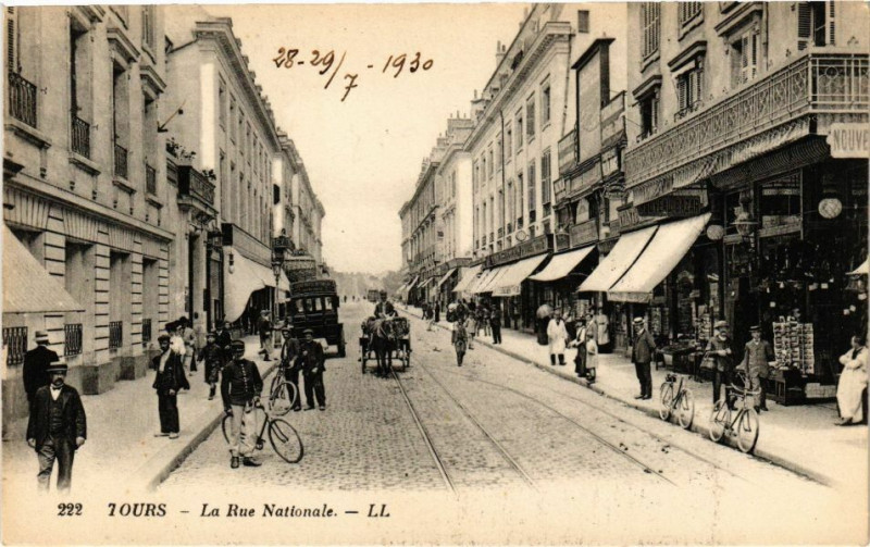 Carte postale ancienne Tours-La Rue Nationale à Tours
