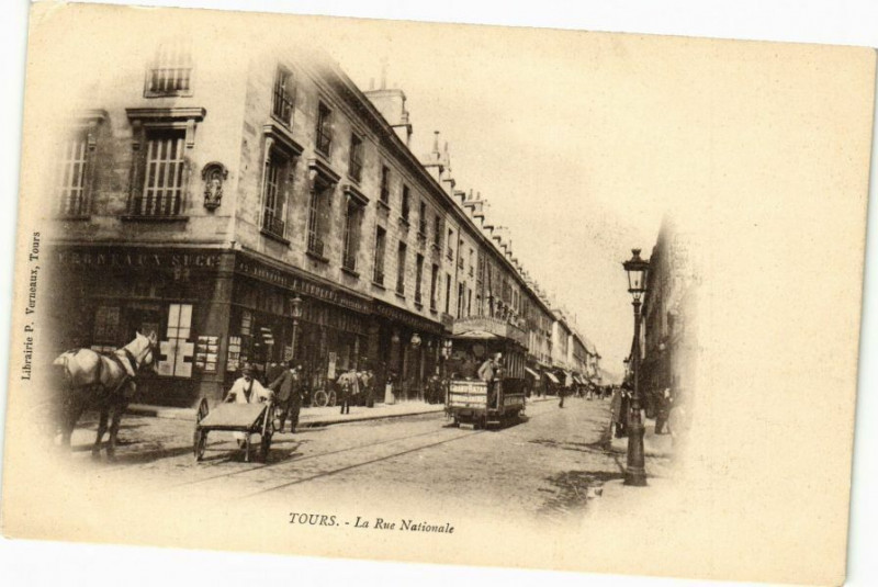 Carte postale ancienne Tours-La Rue Nationale à Tours