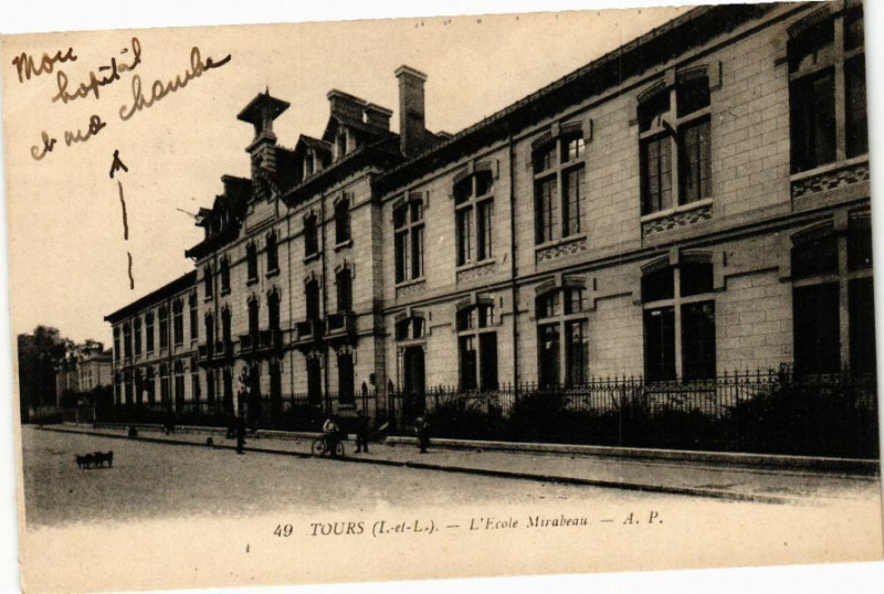 Carte postale ancienne Tours-L'Ecole Mirabeau à Tours