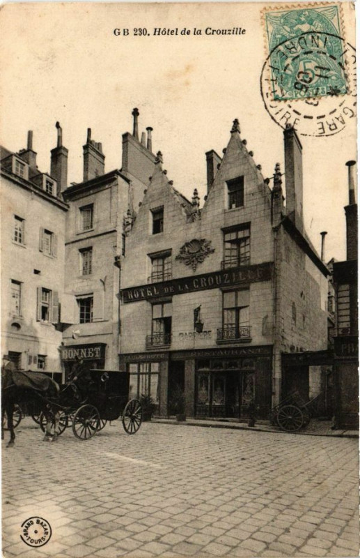 Carte postale ancienne Tours-Hotel de la Crouzille à Tours