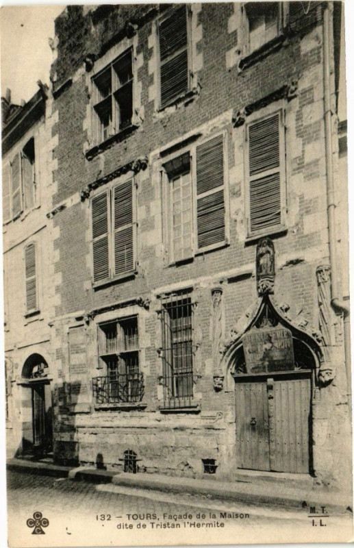 Carte postale ancienne Tours-Facade de la Maison dite de Tristan l'Hermite à Tours