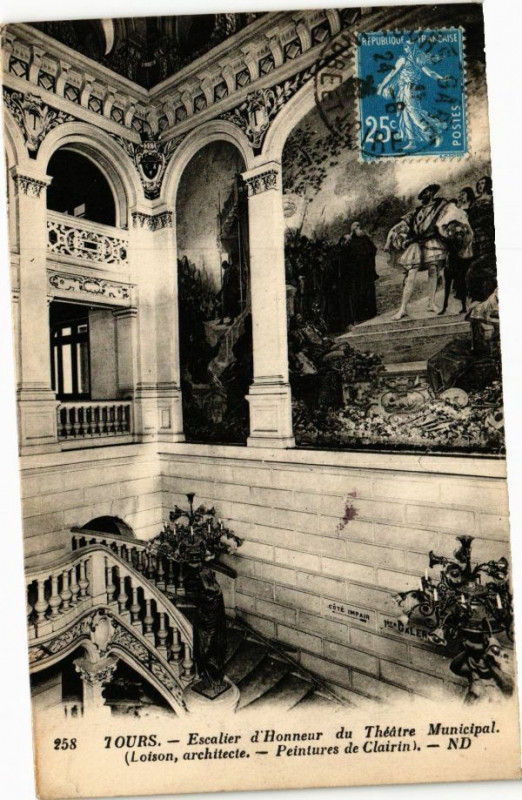 Carte postale ancienne Tours-Escalier d'Honneur du Théatre Municipal à Tours