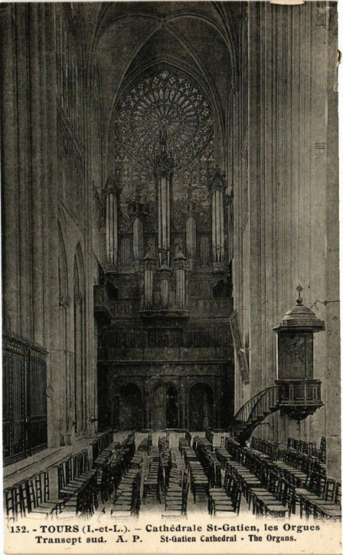Carte postale ancienne Tours-Cathédrale St-Gatien les Orgues Transept sud. à Tours