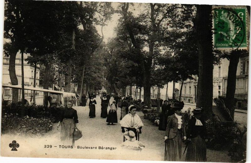 Carte postale ancienne Tours-Boulevard Béranger à Tours