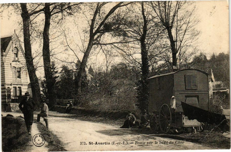 Carte postale ancienne Saint-Avertin - Route sur le bord du Cher à Saint-Avertin