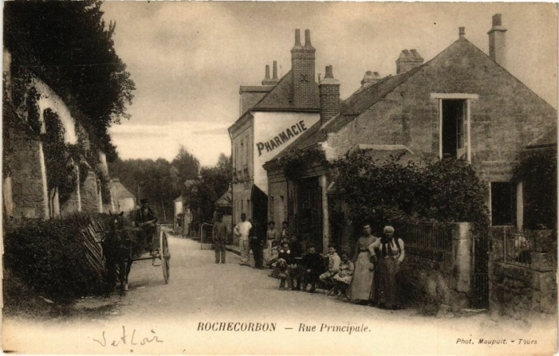 Carte postale ancienne Rochecorbon - Rue Principale à Rochecorbon
