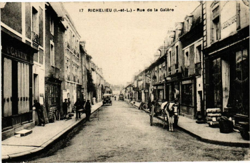 Carte postale ancienne Richelieu - Rue de la Galere à Richelieu