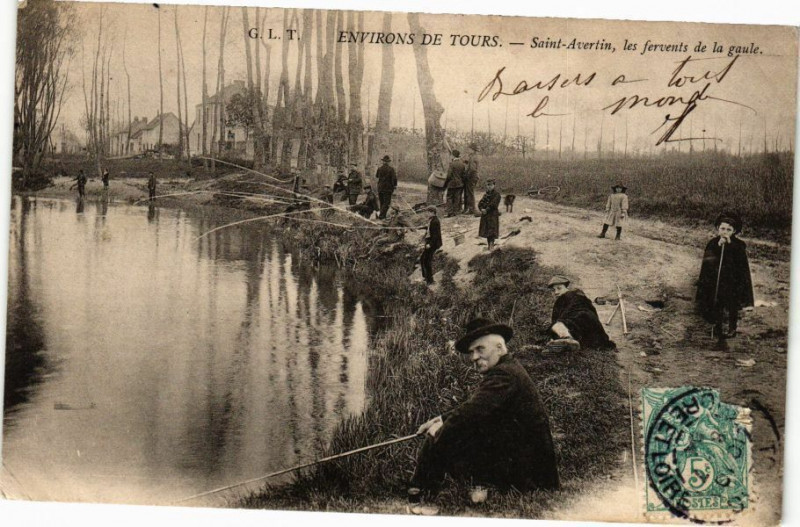 Carte postale ancienne Env. de Tours - St-Avertin les fervents de la gaule à Tours