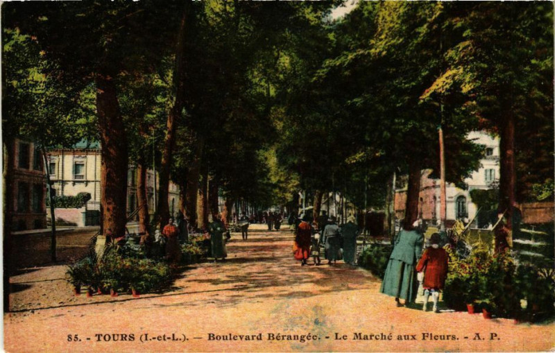 Carte postale ancienne Tours - Boulevard Bérangée - Le Marché aux Fleurs à Tours