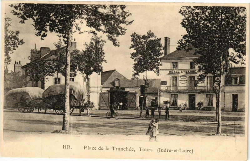 Carte postale ancienne Place de la Tranchée Tours - à Tours