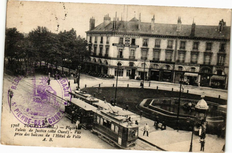 Carte postale ancienne Tours - Place du Palais de Justice (coté Ouest) - Vue à Tours