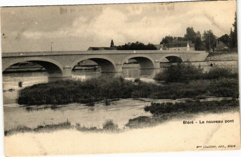 Carte postale ancienne Blere - Le nouveau pont à Bléré
