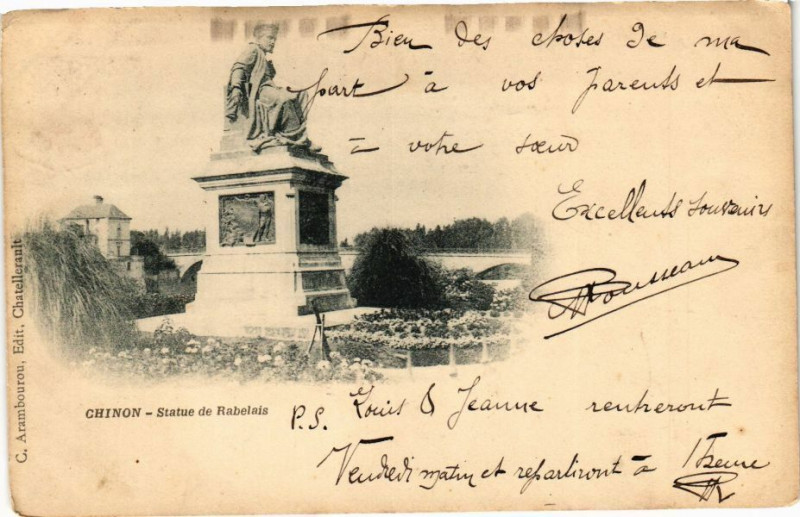 Carte postale ancienne Chinon - Statue de Rabelais à Chinon