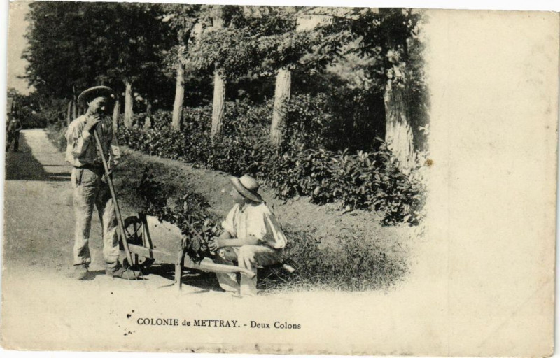 Carte postale ancienne Colonie de Mettray - Deux Colons à Mettray