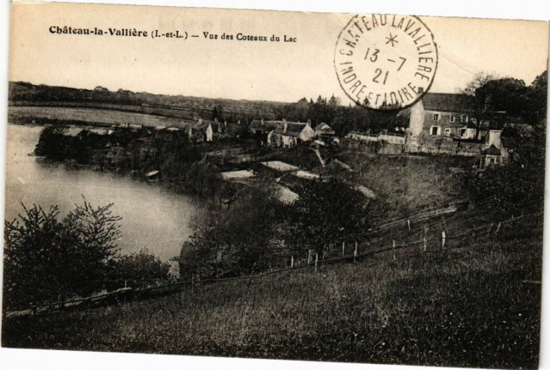 Carte postale ancienne Chateau-la-Valliere - Vue des Coteaux du Lac à Château-la-Vallière