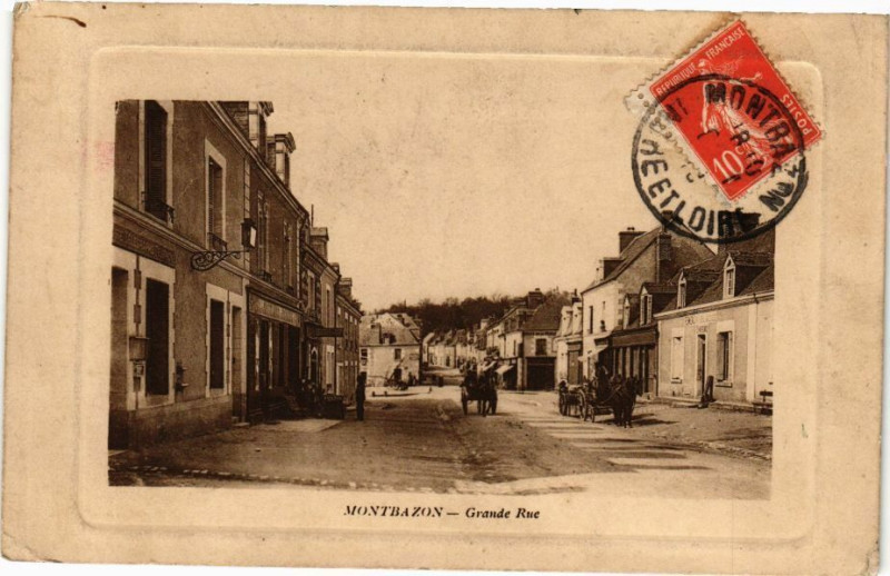 Carte postale ancienne Montbazon - Grande Rue à Montbazon