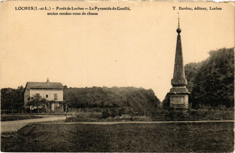 Carte postale ancienne Loches - Foret de Loches - La Pyramide de Genillé ancien à Loches