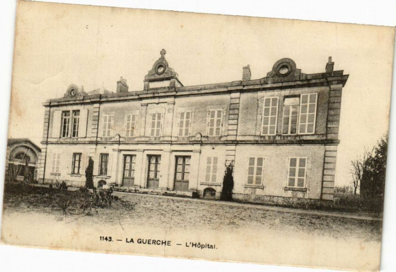 Carte postale ancienne La Guerche - L'Hopital à La Guerche