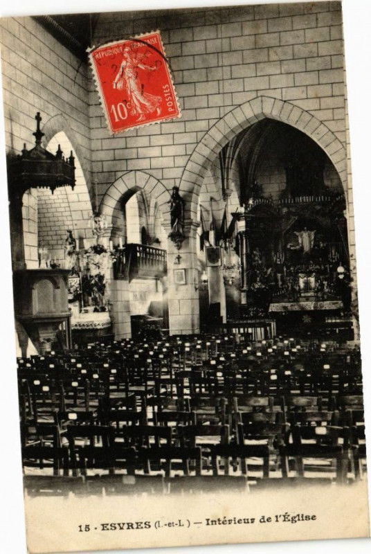 Carte postale ancienne Esvres - Intérieur de l'Eglise à Esvres