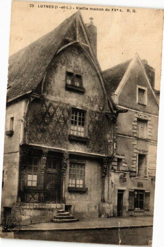 Carte postale ancienne Luynes - Vieille Maison du Xv siécle à Luynes