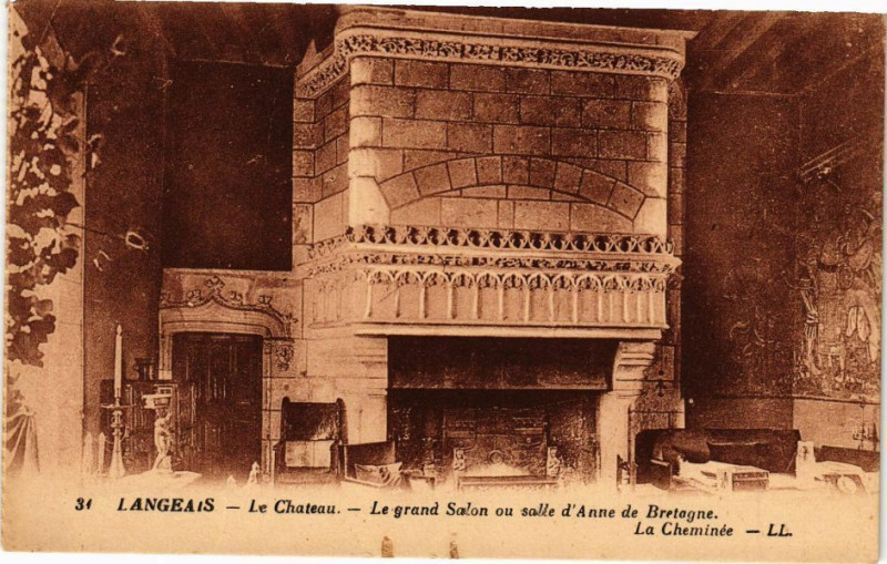 Carte postale ancienne Langeais - Le Chateau - Le grand Salon ou salle d'Anne de Bretagne à Langeais