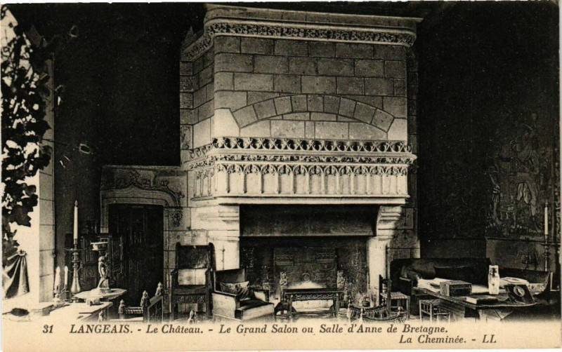 Carte postale ancienne Langeais - Le Chateau - Le Grand Salon ou Salle d'Anne de Bretagne à Langeais