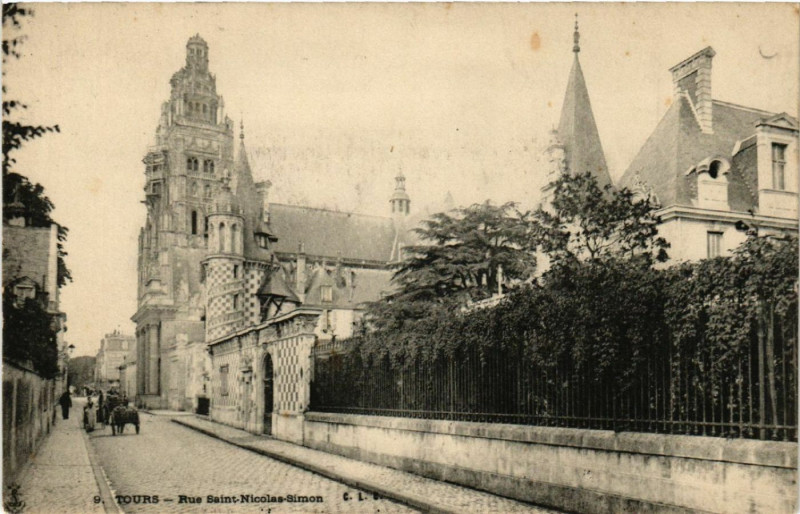 Carte postale ancienne Tours -Rue Saint-Nicolas-Simon à Tours