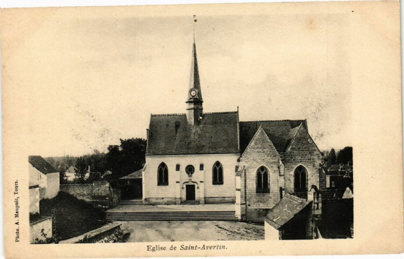 Carte postale ancienne Eglise du Saint-Avertin à Saint-Avertin