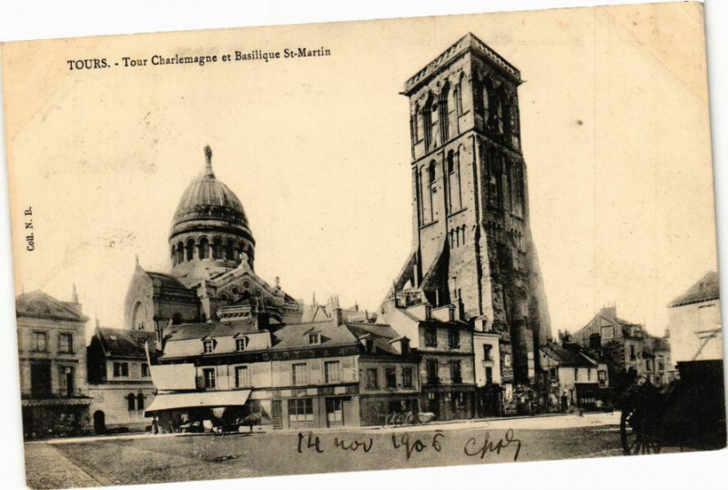 Carte postale ancienne Tours - Tour Charlemagne et Basilique St-Martin à Tours