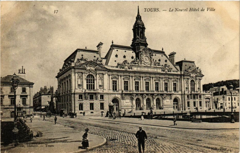 Carte postale ancienne Tours - Le Nouvel Hotel de Ville à Tours
