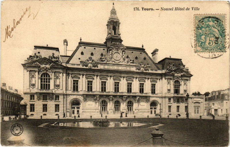 Carte postale ancienne Tours - Nouvel Hotel de Ville à Tours