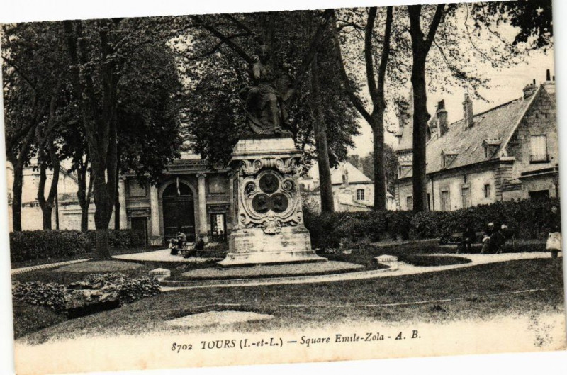 Carte postale ancienne Tours - Square Emile-Zola à Tours