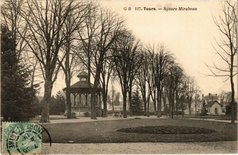 Carte postale ancienne Tours - Square Mirabeau à Tours