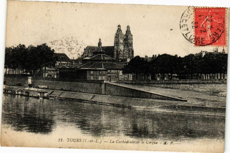 Carte postale ancienne Tours - La Cathédrale et le Cirqus à Tours