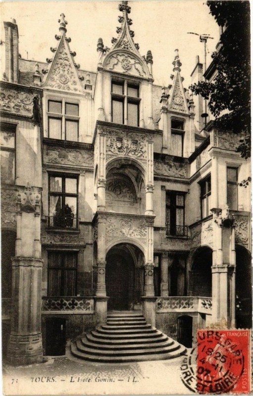 Carte postale ancienne Tours - L'Hotel Gouin (XVs.bati en 1440) par Jean de Xaincoings à Tours