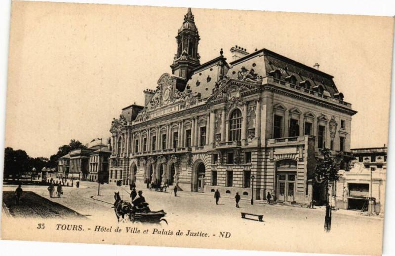 Carte postale ancienne Tours - Hotel de Ville et Palais de Justice à Tours