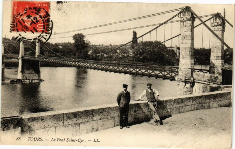Carte postale ancienne Tours - Le Pont St-Cyr à Tours