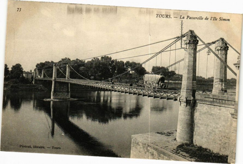 Carte postale ancienne Tours - La Passerelle de l'Ile Simon à Tours
