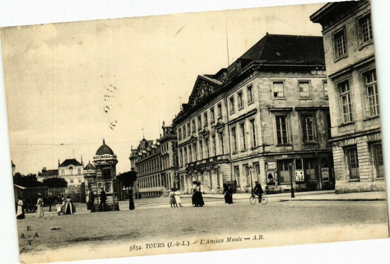 Carte postale ancienne Tours - L'Ancien Musée à Tours