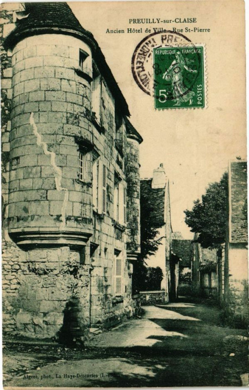 Carte postale ancienne Preuilly-sur-Claise - Ancien Hotel de Ville - Rue St-Pierre à Preuilly-sur-Claise