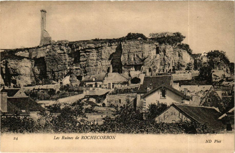 Carte postale ancienne Les Ruines de Rochecorbon à Rochecorbon