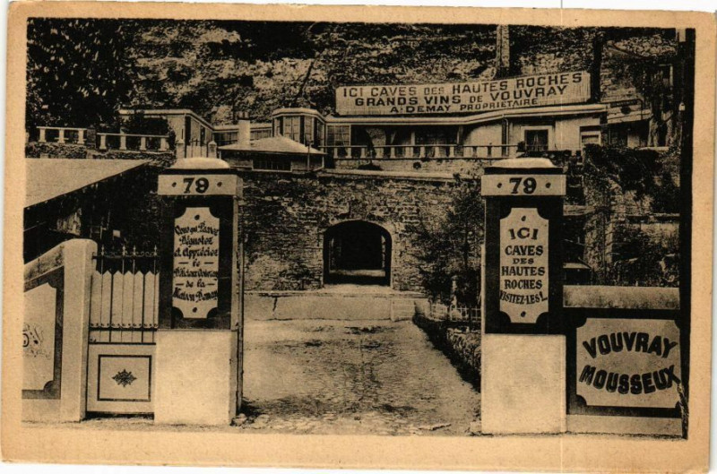 Carte postale ancienne A votre passage En Touraine visitez nos caves a Rochecorbon à Rochecorbon