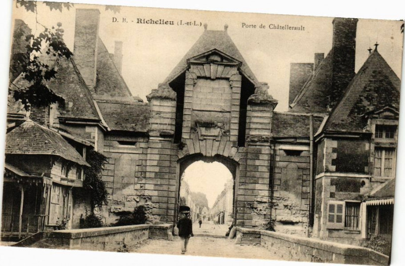 Carte postale ancienne Richelieu (I. et L.) - Porte de Chatellerault à Richelieu